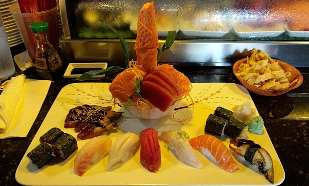 Sushi & Sashimi Combo